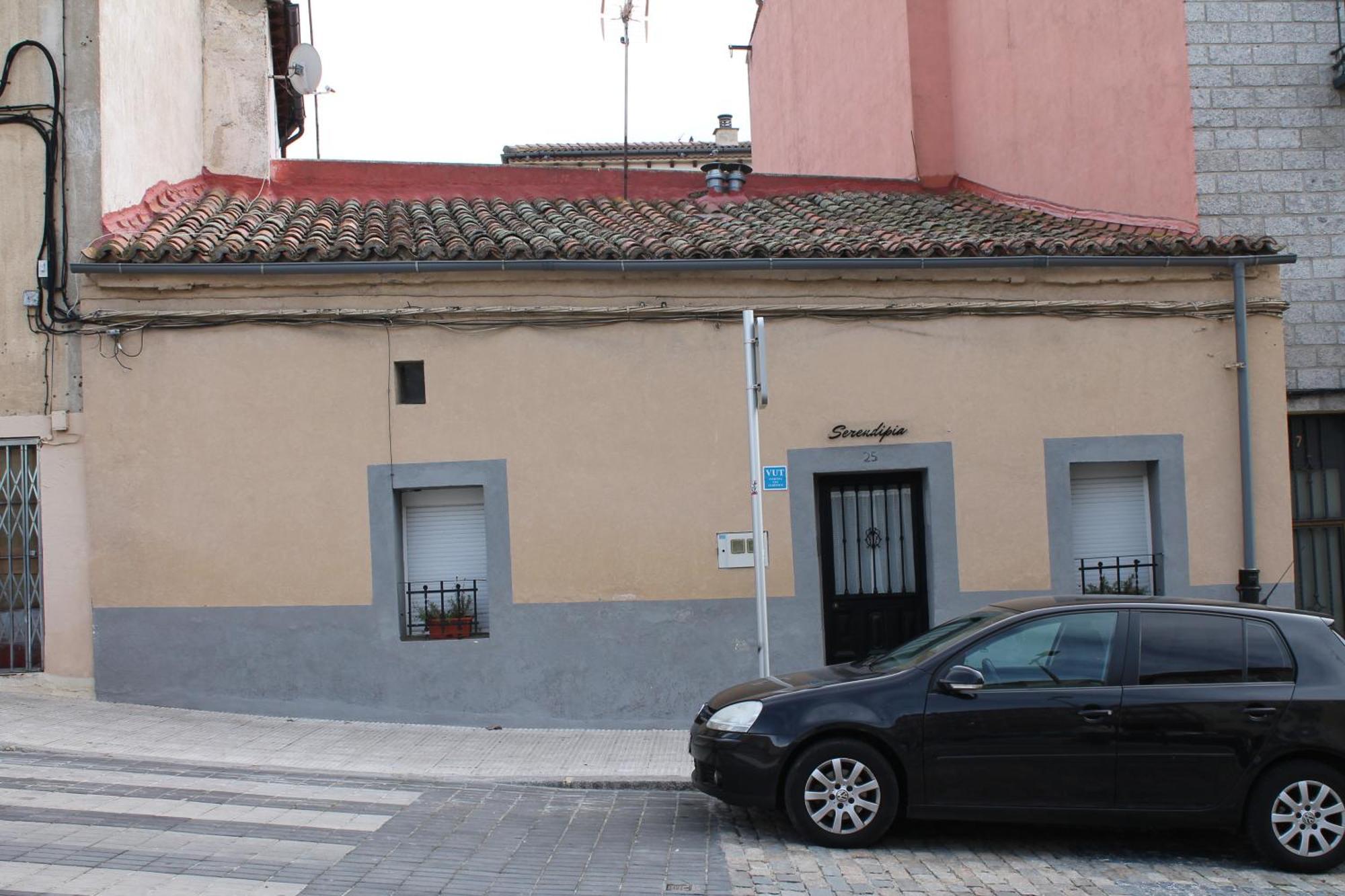 Serendipia Ávila Luaran gambar